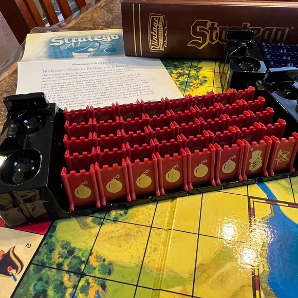 Parker Brothers Stratego Vintage Board Game Collection Wooden Book Case - Picture 6 of 11